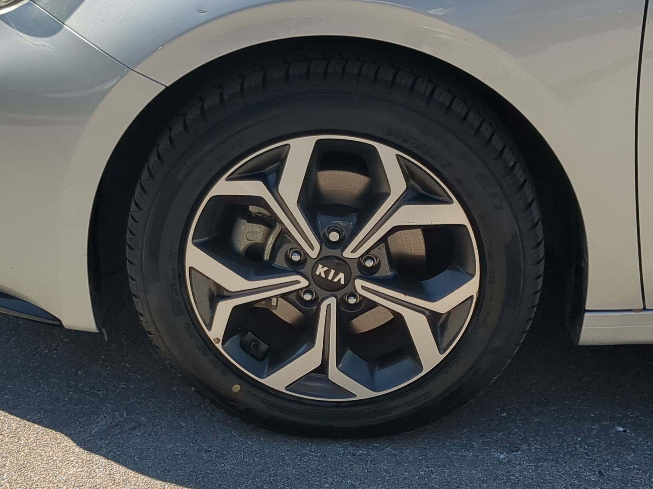 Used 2019 Kia Forte LXS image 9