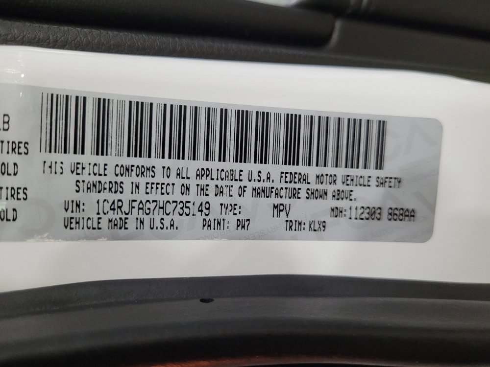 Used 2017 Jeep Grand Cherokee Altitude AWD/4WD image 33
