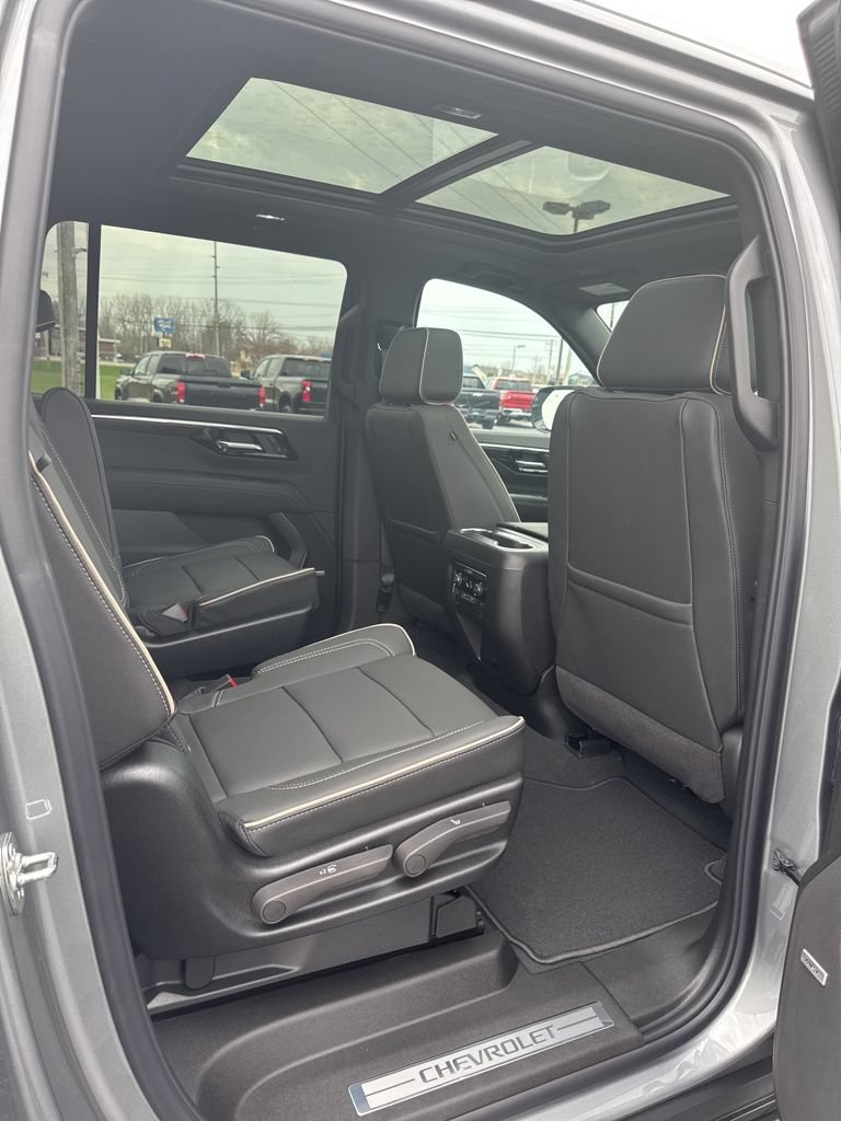 New 2026 Chevrolet Suburban Premier w/ Sun And Tow Package AWD/4WD image 54