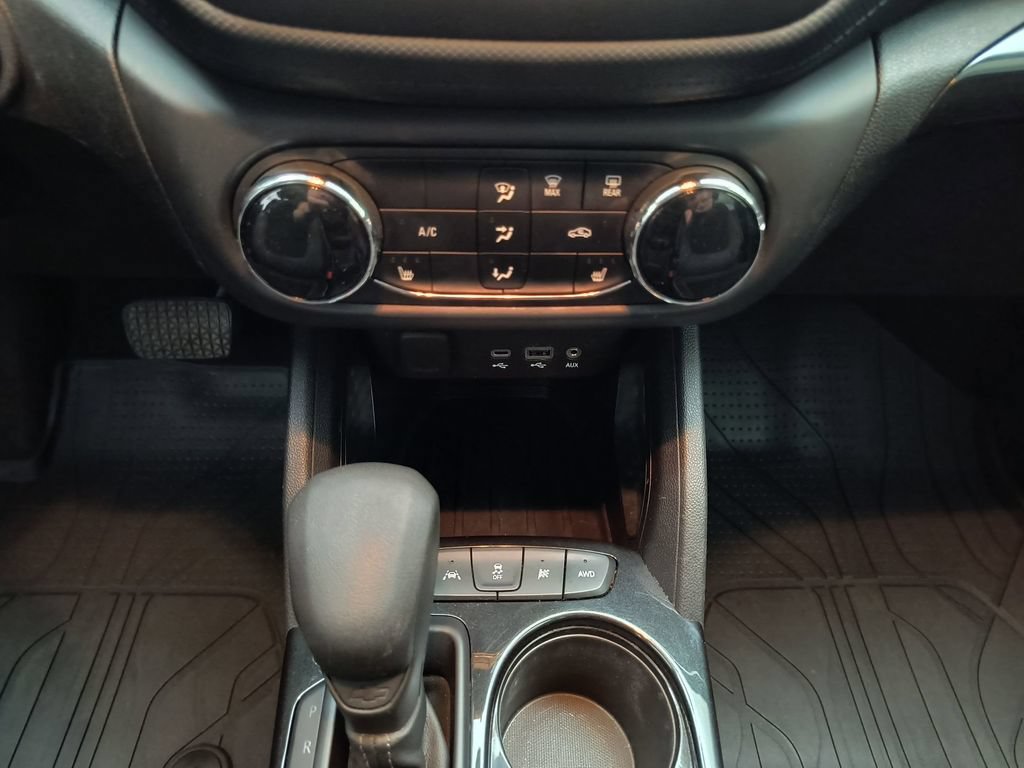 Used 2023 Chevrolet TrailBlazer LT AWD/4WD image 16