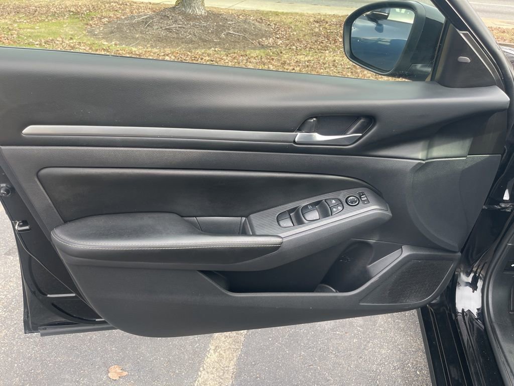 Used 2022 Nissan Altima 2.5 SV image 11