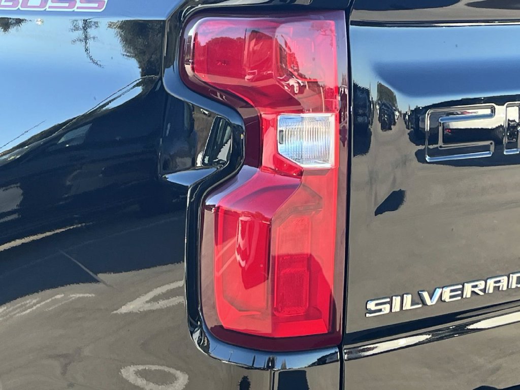 Used 2021 Chevrolet Silverado 1500 LT Trail Boss w/ Convenience Package II AWD/4WD image 9