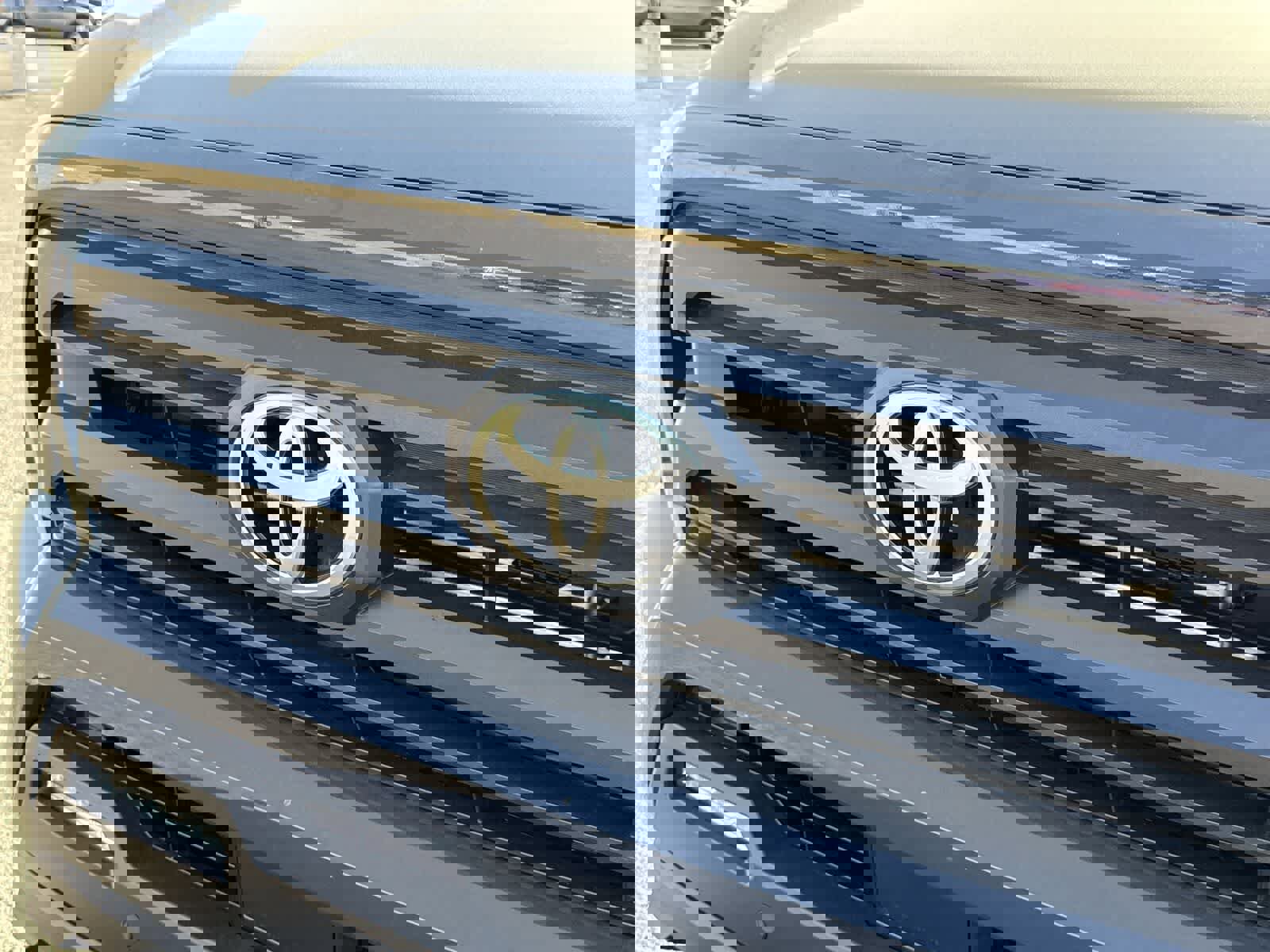 Used 2025 Toyota Tacoma SR5 image 32