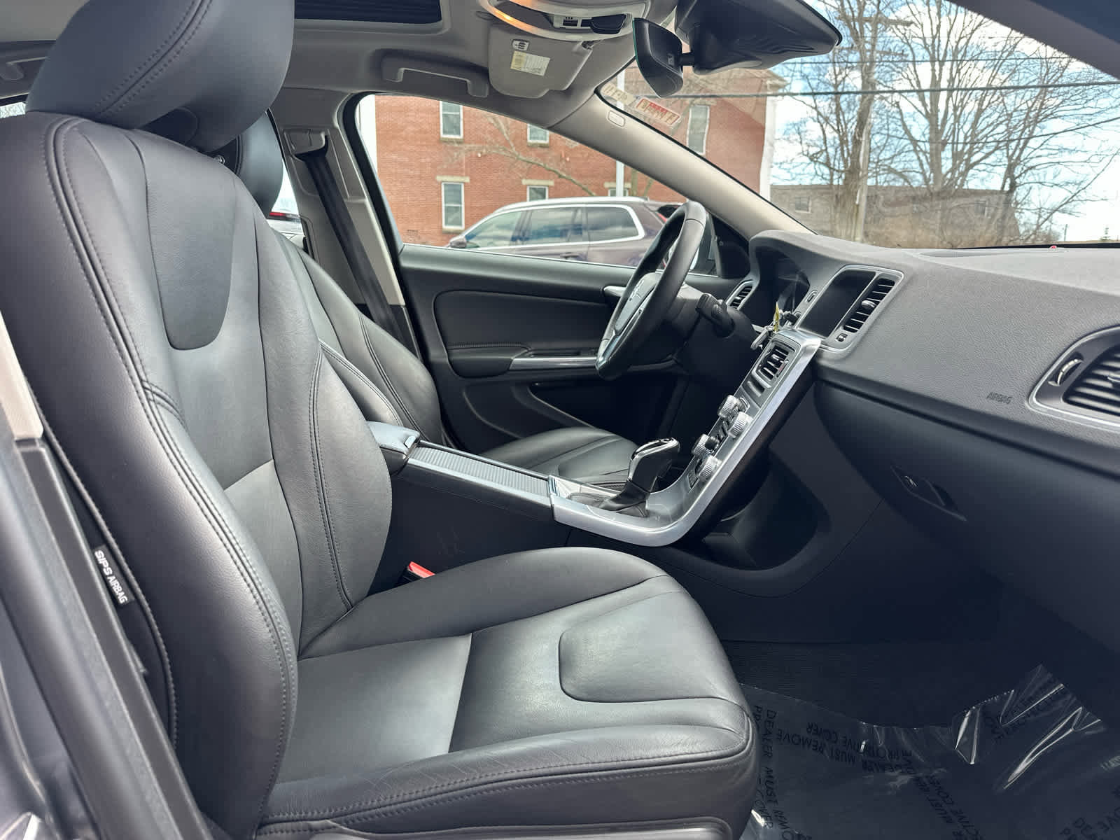 Used 2018 Volvo S60 T5 Inscription image 32