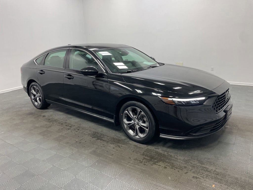 Used 2023 Honda Accord EX image 3