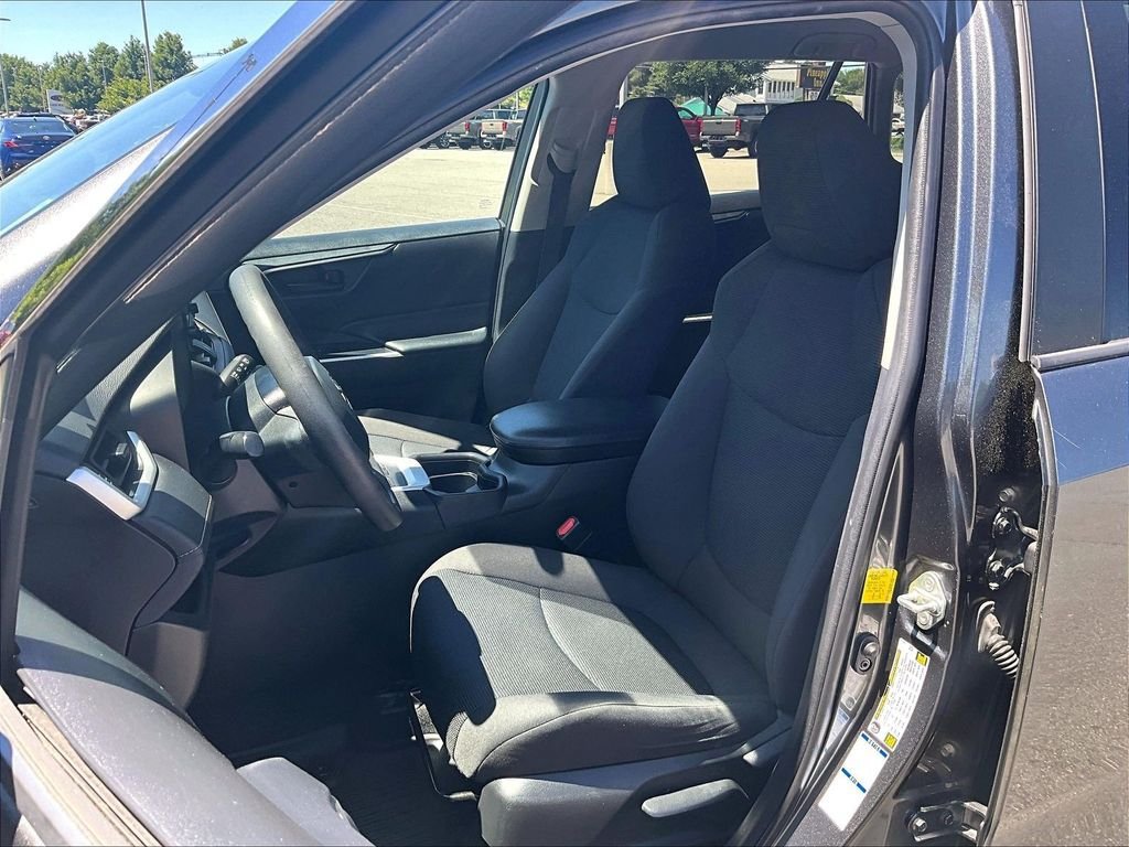 Used 2020 Toyota RAV4 LE w/ All Weather Liner Package AWD/4WD image 10