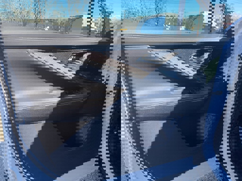 New 2025 Chevrolet Blazer EV LT image 19