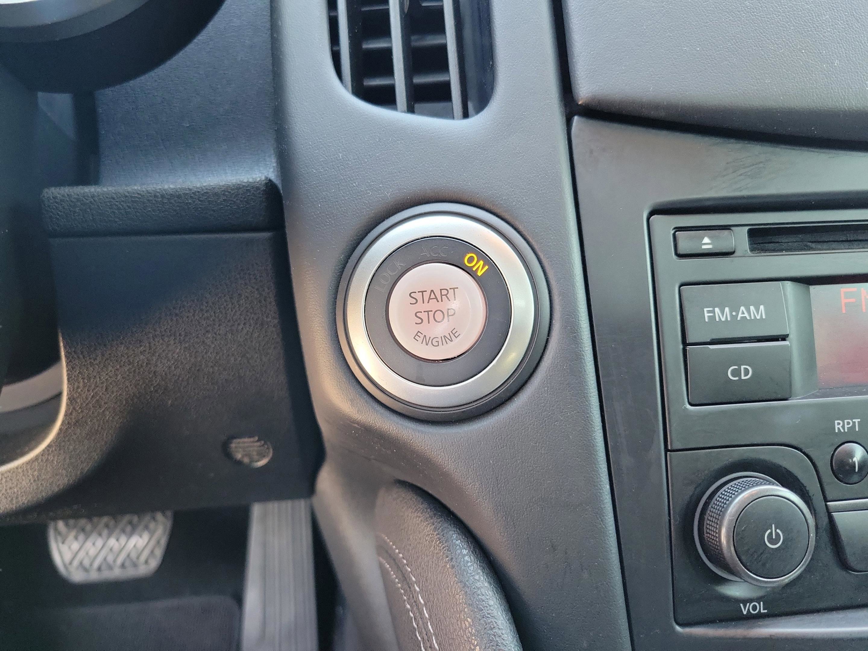 Used 2016 Nissan 370Z Coupe image 19