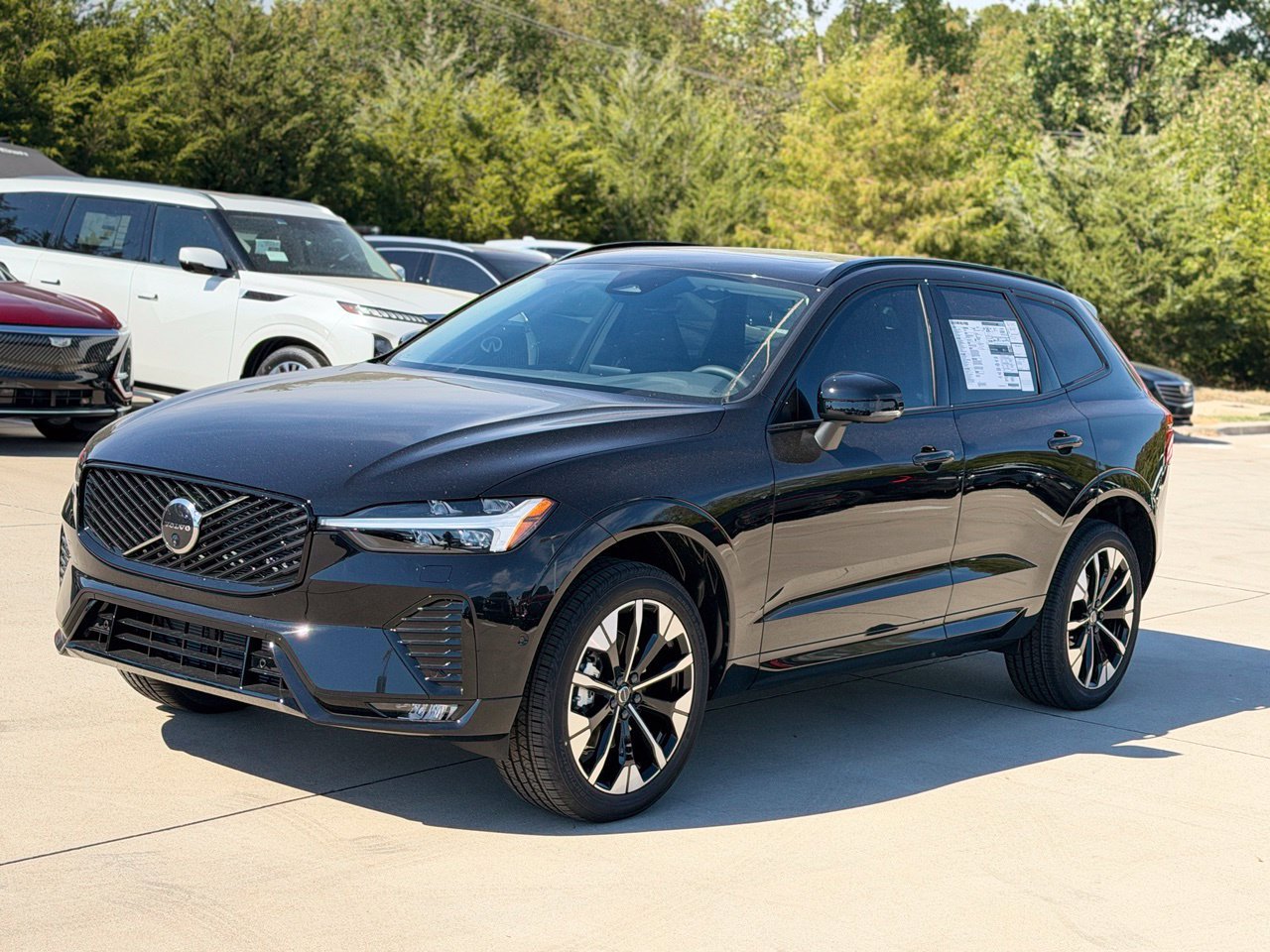 New 2027 Volvo XC60 B5 Plus AWD/4WD image 2