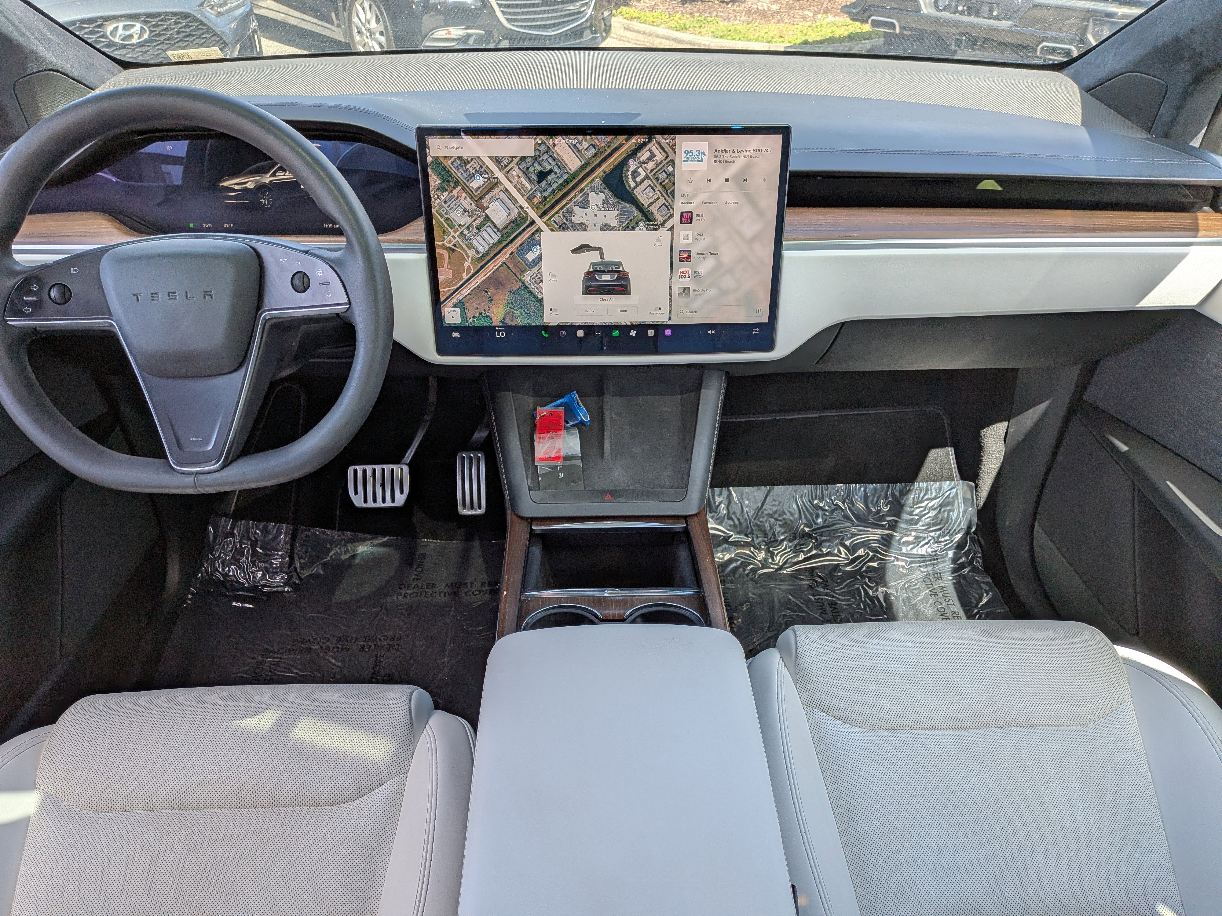 Used 2023 Tesla Model X image 18