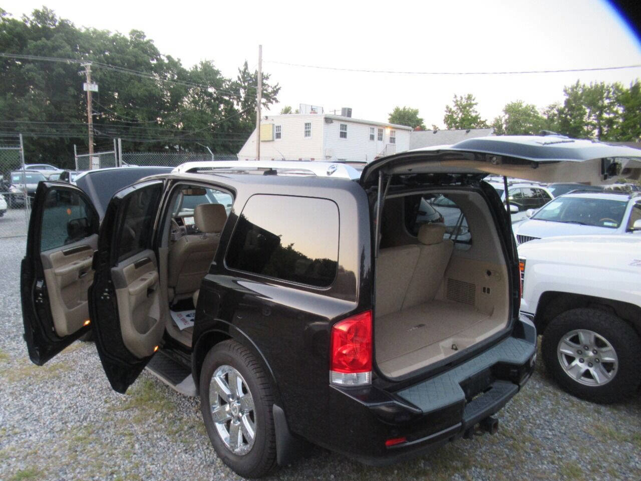 Used 2012 Nissan Armada Platinum image 10