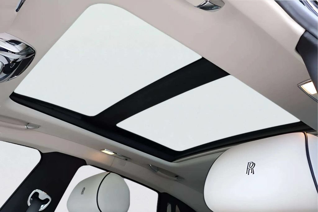 Used 2016 Rolls-Royce Ghost RWD image 15