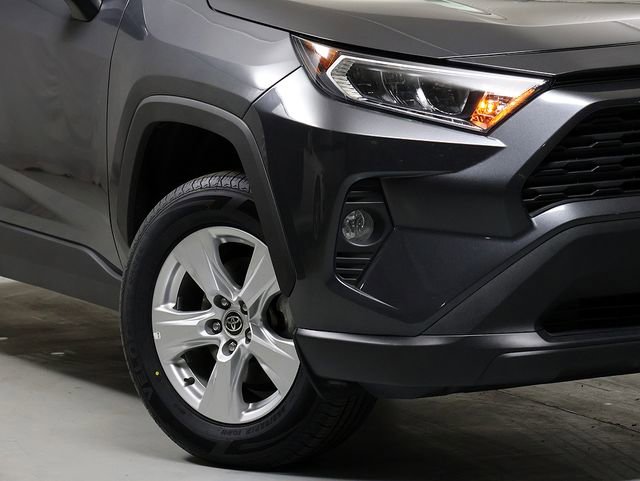 Used 2021 Toyota RAV4 XLE w/ Convenience Package AWD/4WD image 3