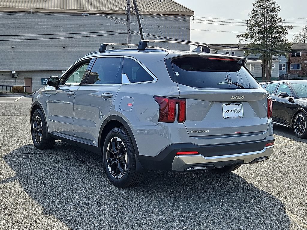 Used 2025 Kia Sorento S FWD image 5