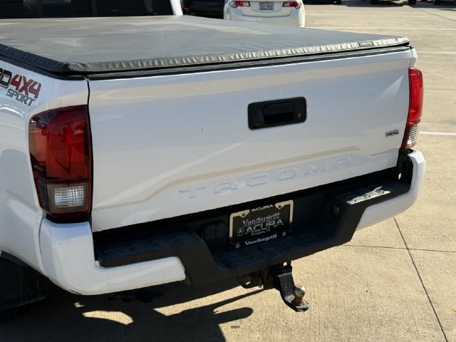 Used 2018 Toyota Tacoma TRD Sport AWD/4WD image 6