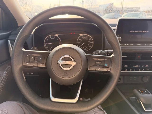 Used 2024 Nissan Rogue SV image 15