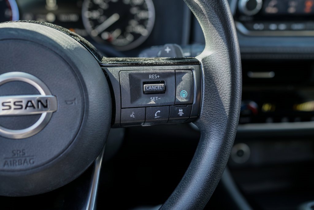 Used 2021 Nissan Rogue SV image 29