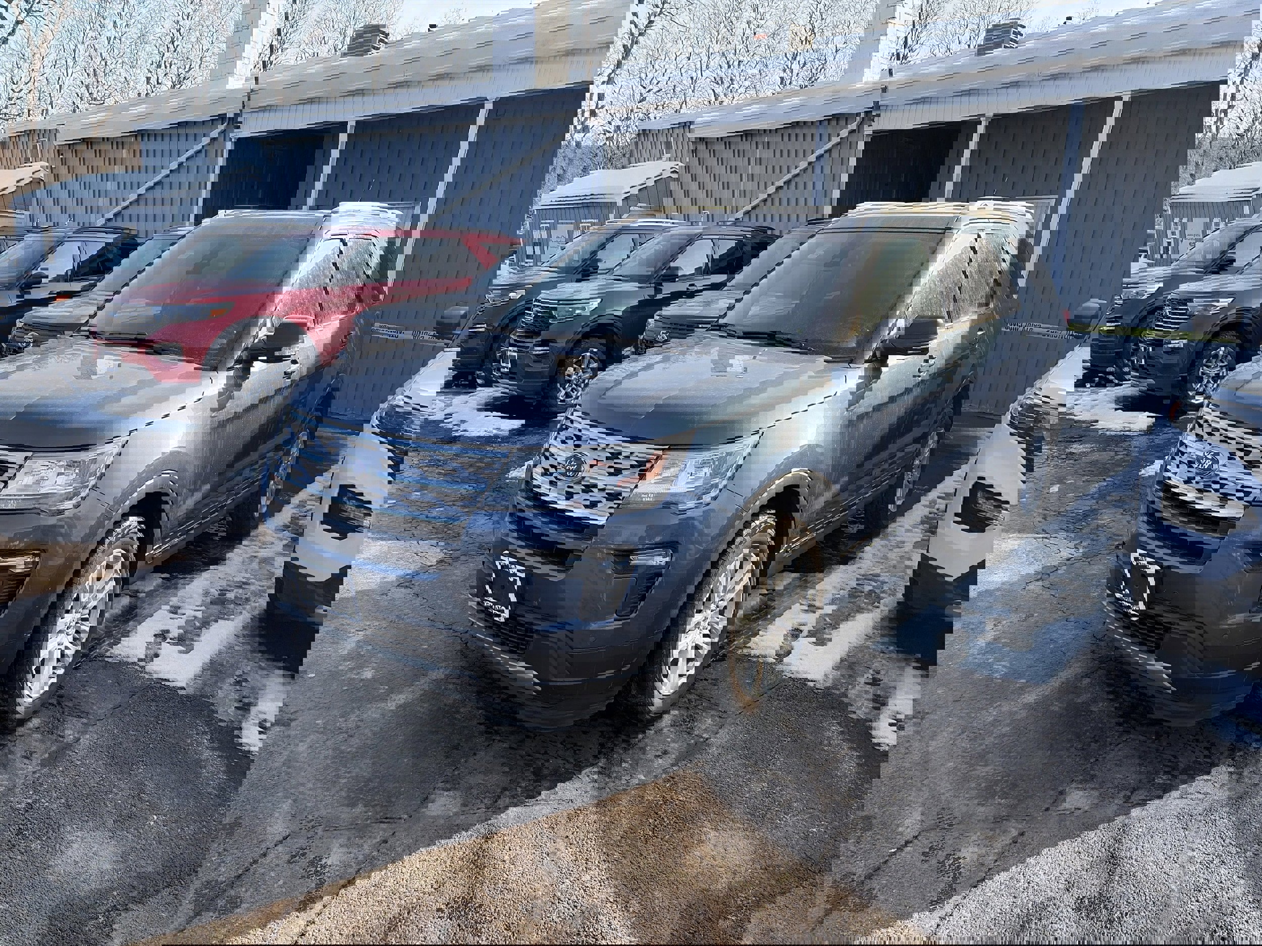 Used 2019 Ford Explorer XLT w/ Equipment Group 202A image 4