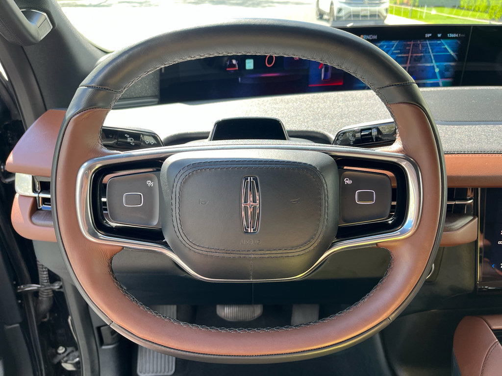 Used 2025 Lincoln Navigator Reserve image 20