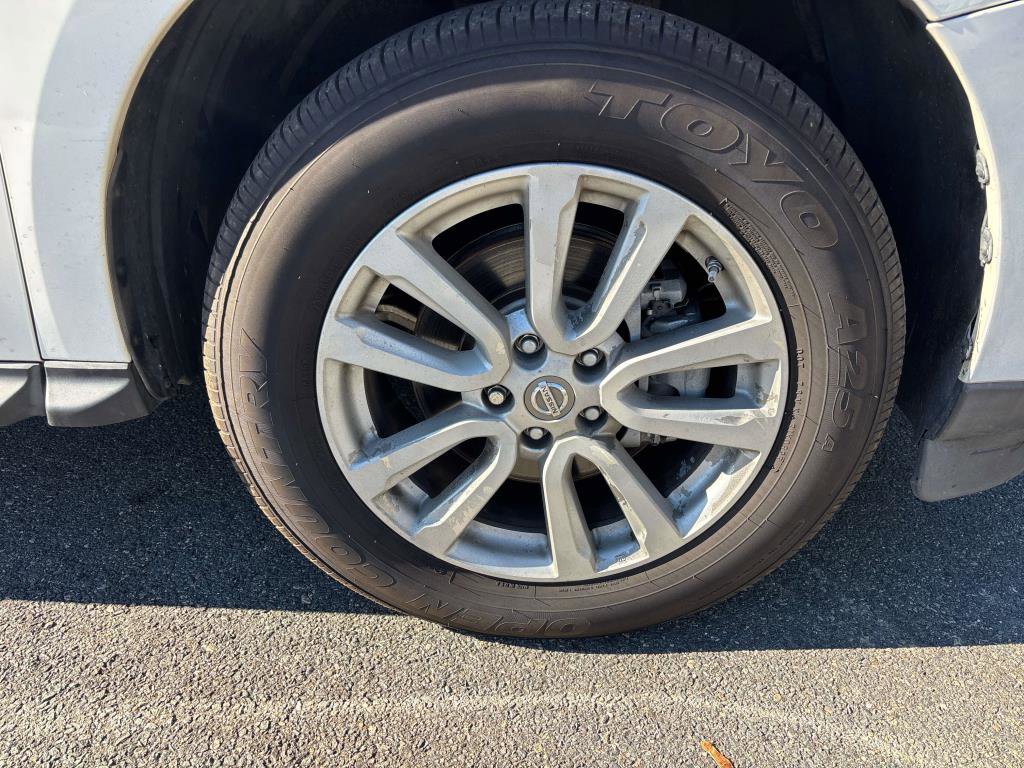 Used 2015 Nissan Pathfinder S image 29