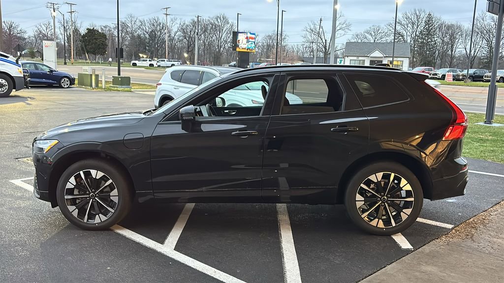 New 2026 Volvo XC60 T8 Plus w/ Climate Package image 3