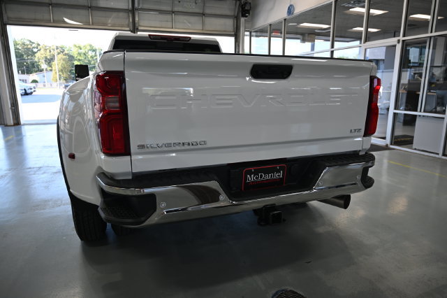 New 2026 Chevrolet Silverado 3500 LTZ w/ LTZ Plus Package AWD/4WD image 7