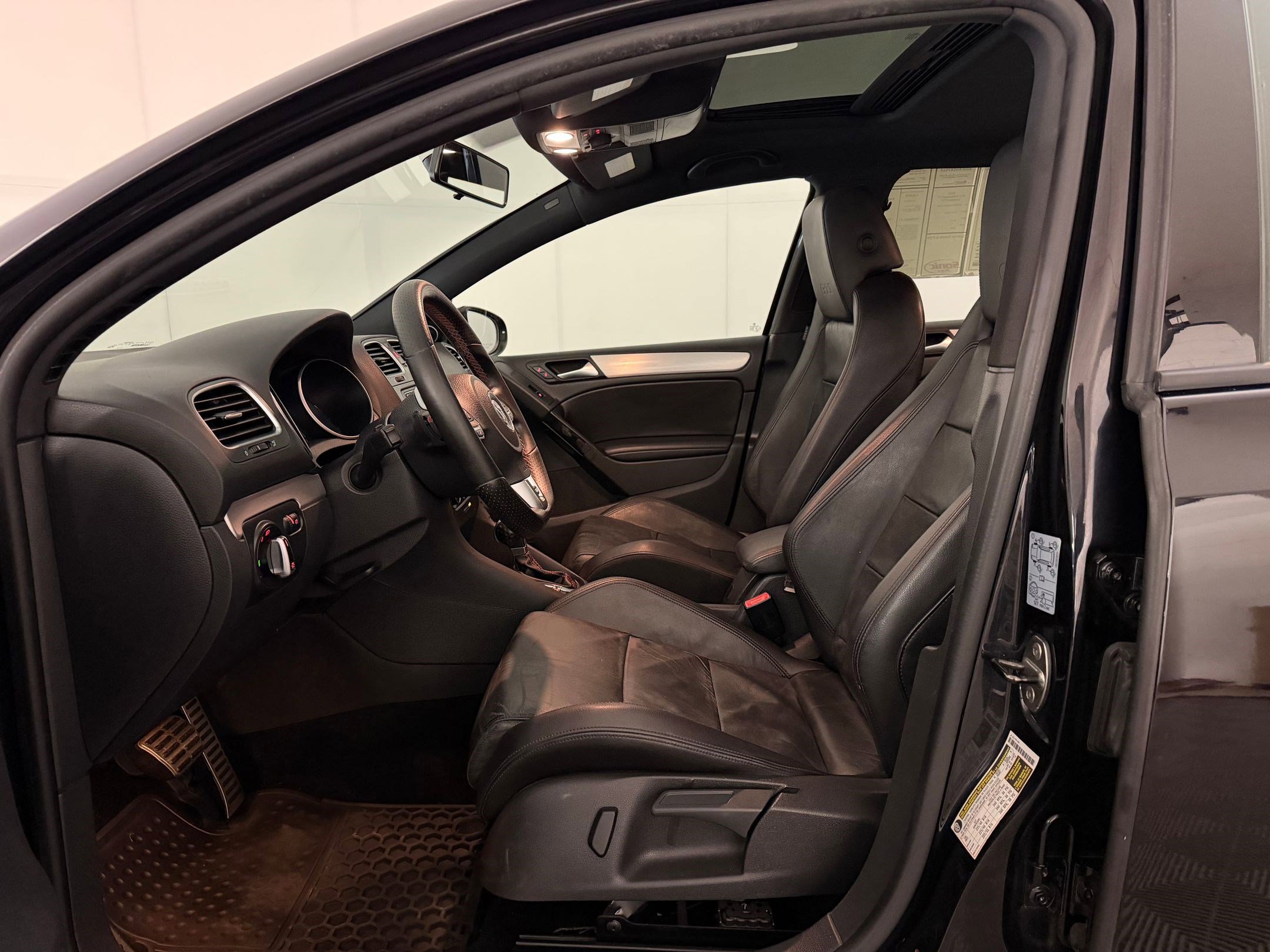 Used 2012 Volkswagen GTI Autobahn FWD image 5