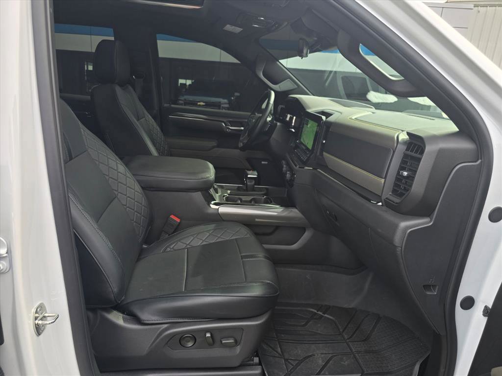Used 2024 Chevrolet Silverado 1500 ZR2 w/ Technology Package AWD/4WD image 15