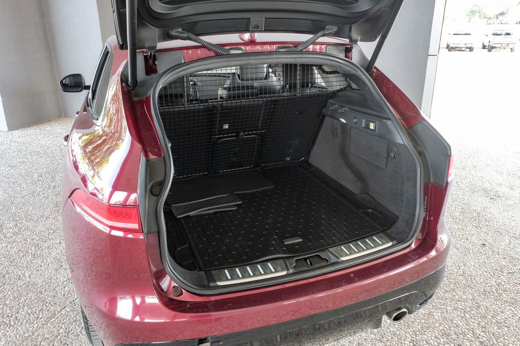 Used 2017 Jaguar F-PACE S image 66