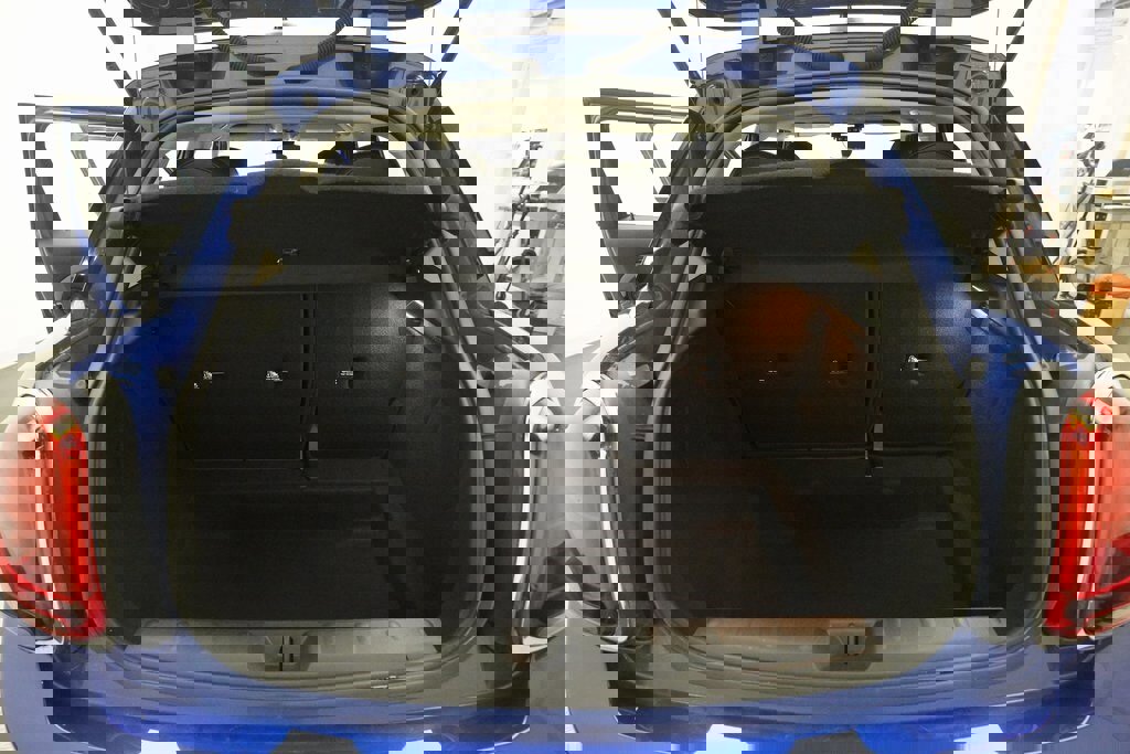 Used 2020 MINI Cooper 4-Door Hardtop image 10