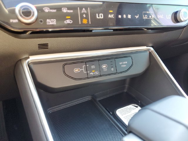 New 2027 Kia Carnival SX w/ Dark Edition Package FWD image 33