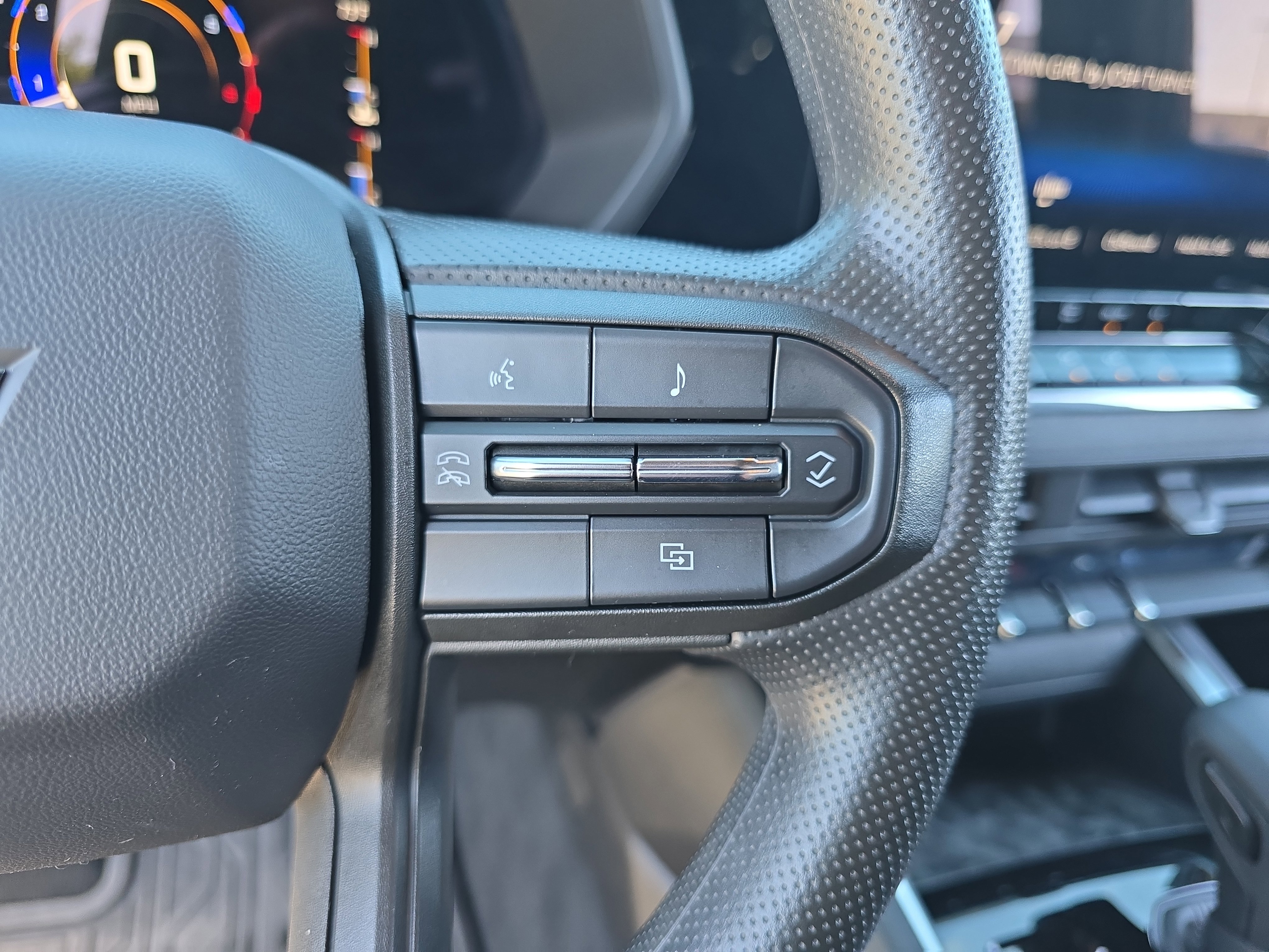 Used 2023 Chevrolet Colorado Trail Boss w/ Technology Package AWD/4WD image 18