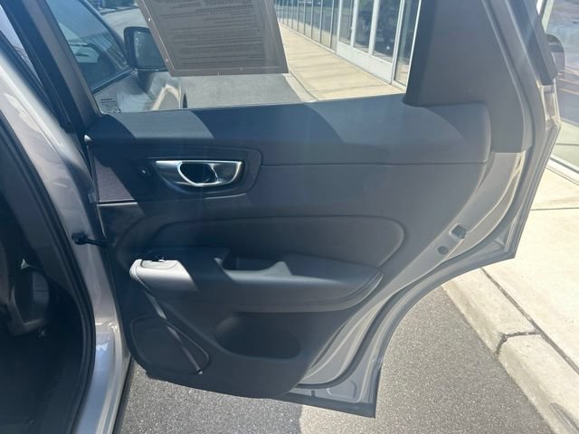 Certified 2025 Volvo XC60 B5 Plus AWD/4WD image 12