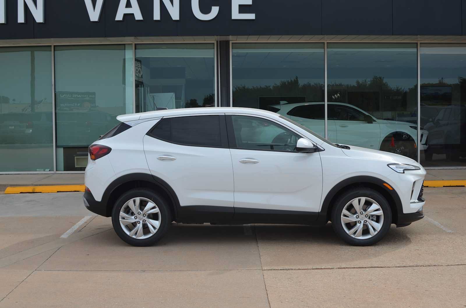New 2026 Buick Encore GX Preferred w/ Comfort Package FWD image 8