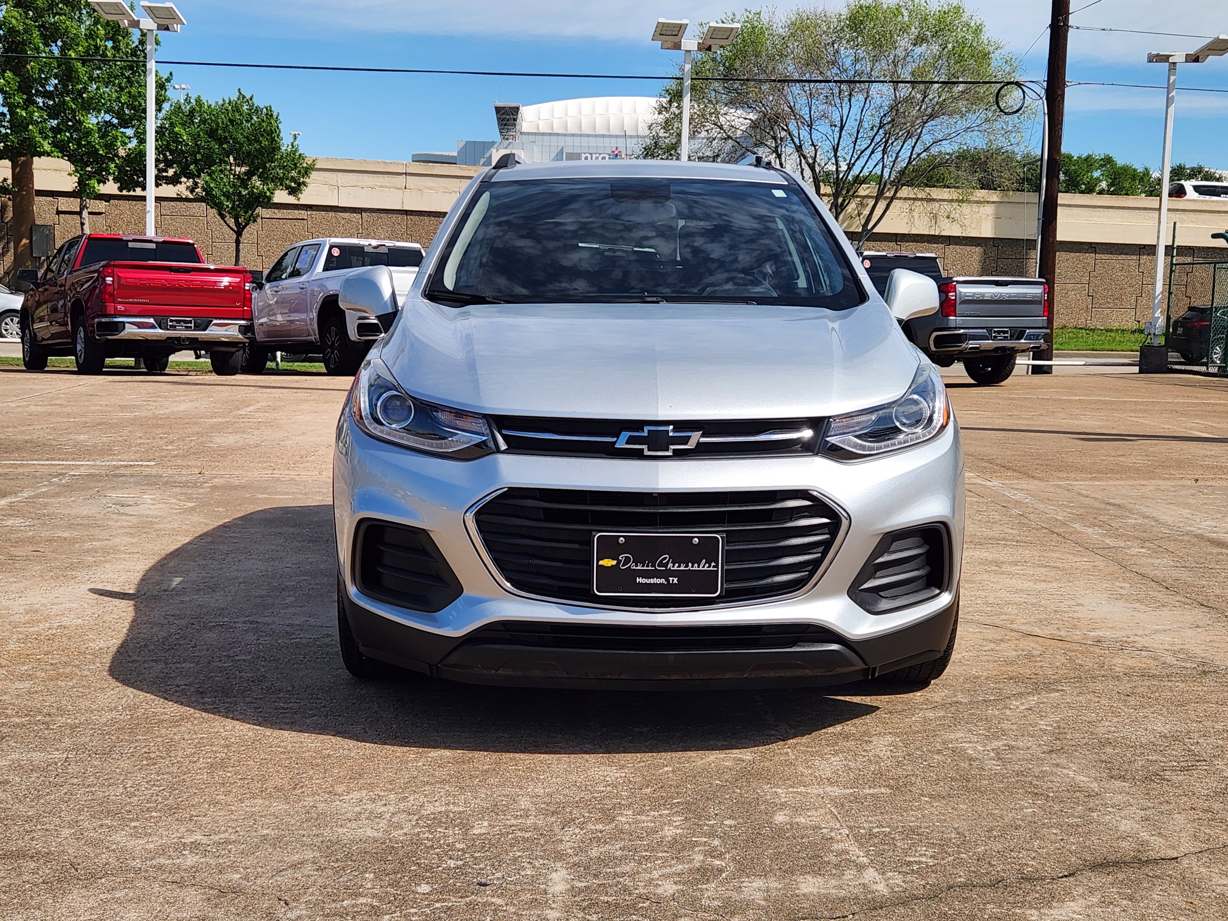 Used 2022 Chevrolet Trax LT w/ Sport Edition image 3