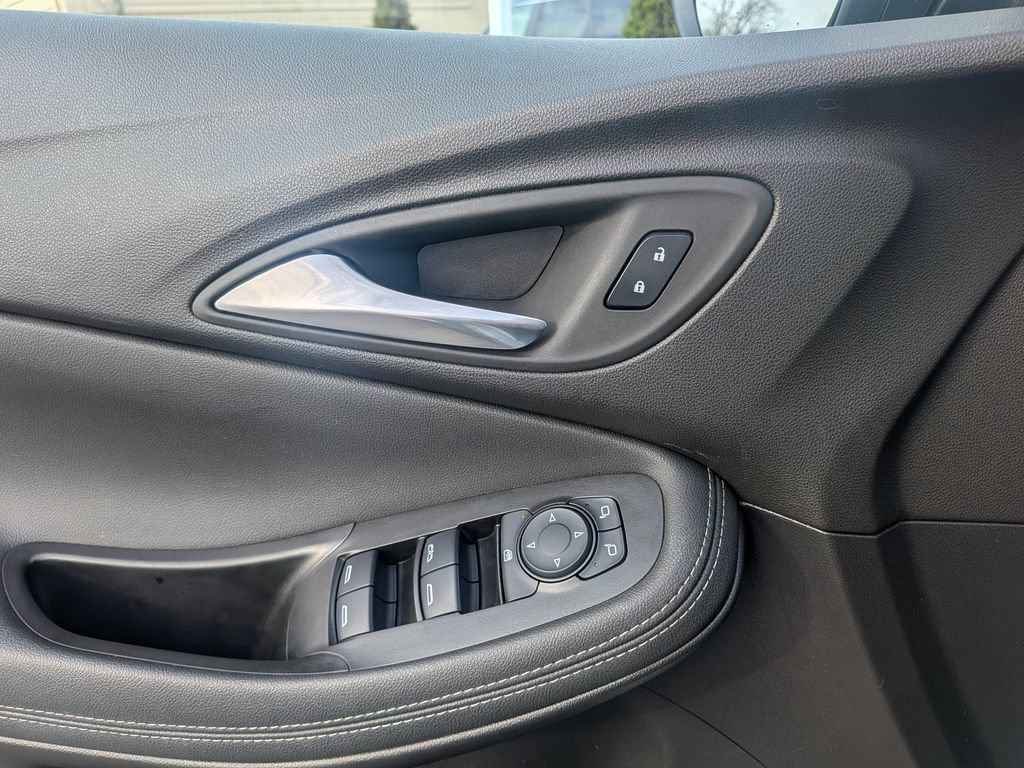 Used 2024 Buick Encore GX Preferred FWD image 29
