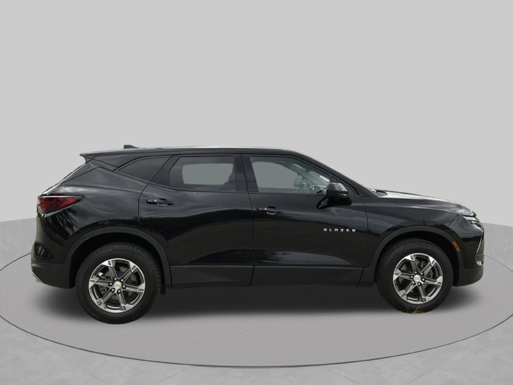 Used 2023 Chevrolet Blazer LT w/ Driver Confidence Package AWD/4WD image 7