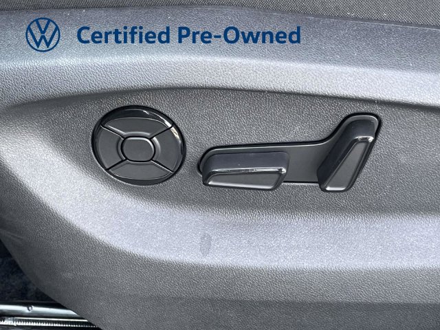 Certified 2026 Volkswagen Tiguan SE R-Line FWD image 16