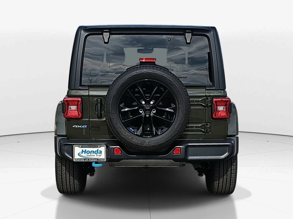 Used 2023 Jeep Wrangler Unlimited Sahara w/ Cold Weather Group image 6