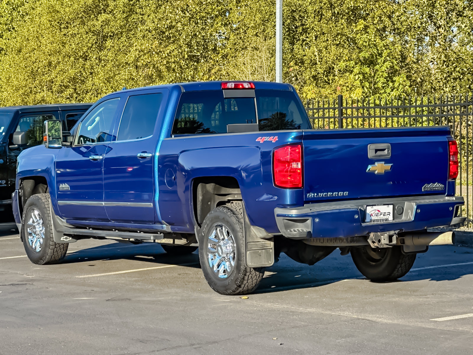 Used 2016 Chevrolet Silverado 3500 High Country w/ High Country Premium Package AWD/4WD image 5