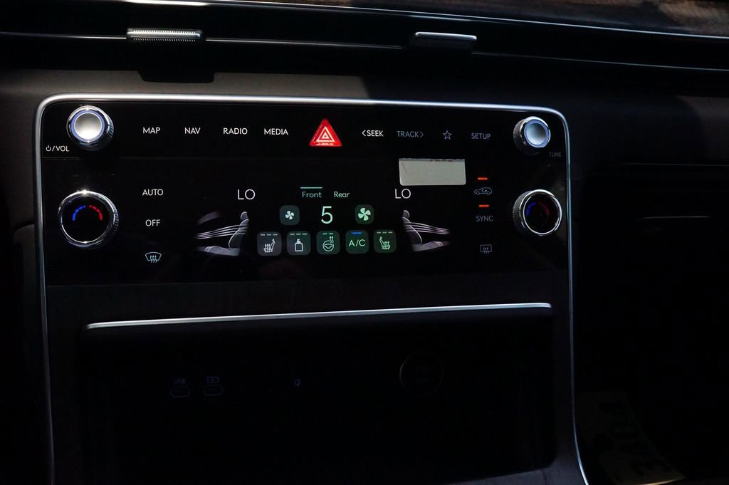 New 2025 Genesis GV80 2.5T Select image 9