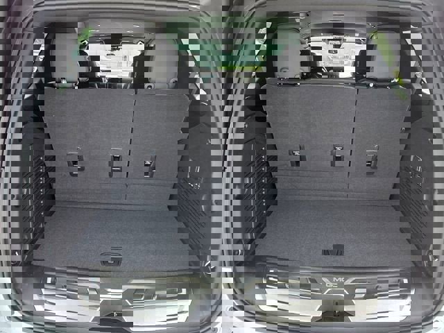 New 2026 GMC Yukon Elevation image 14