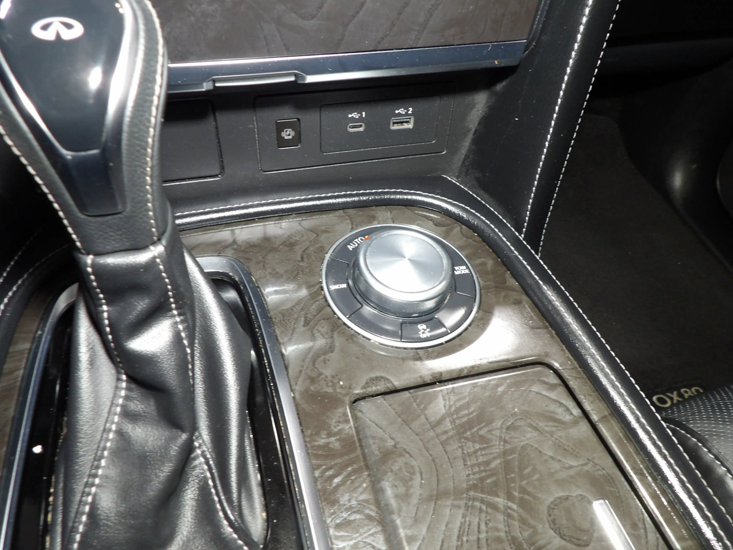 Used 2024 INFINITI QX80 Luxe image 32