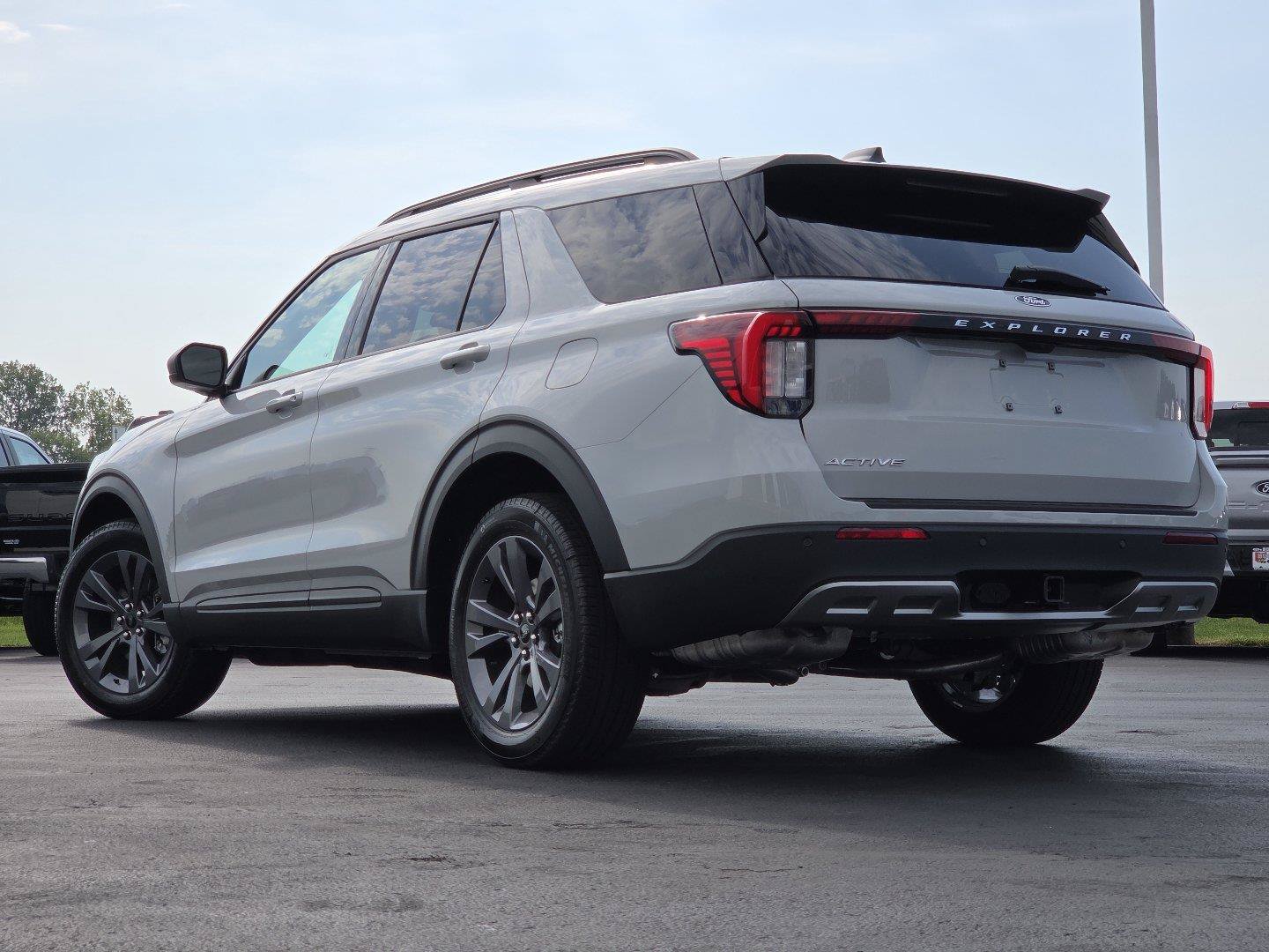 New 2027 Ford Explorer Active w/ Active Comfort Package AWD/4WD image 13