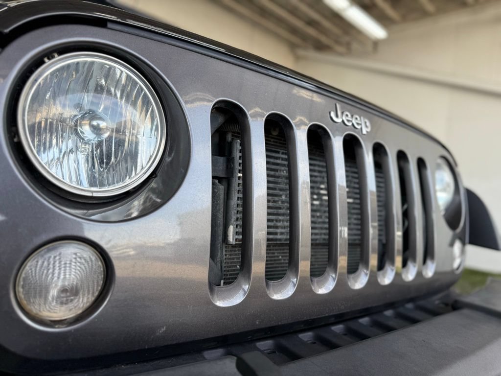 Used 2018 Jeep Wrangler Unlimited Sport S AWD/4WD image 10
