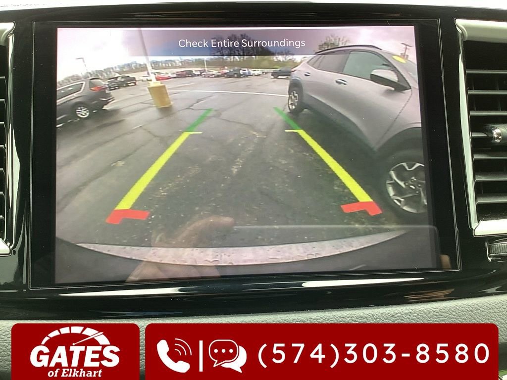 Used 2023 Chrysler Pacifica Touring-L FWD image 20