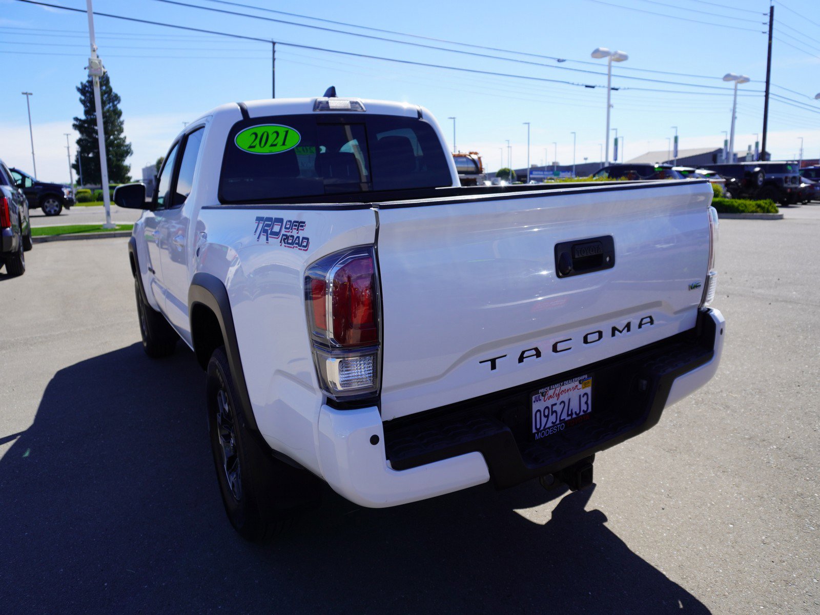 Used 2021 Toyota Tacoma TRD Off-Road w/ Technology Package image 9