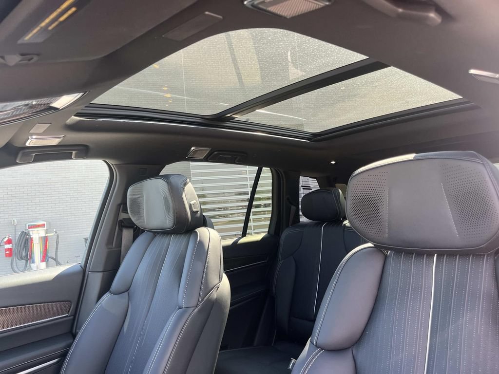 Certified 2026 Cadillac Vistiq Luxury w/ LPO, Floor Liner Package AWD/4WD image 27
