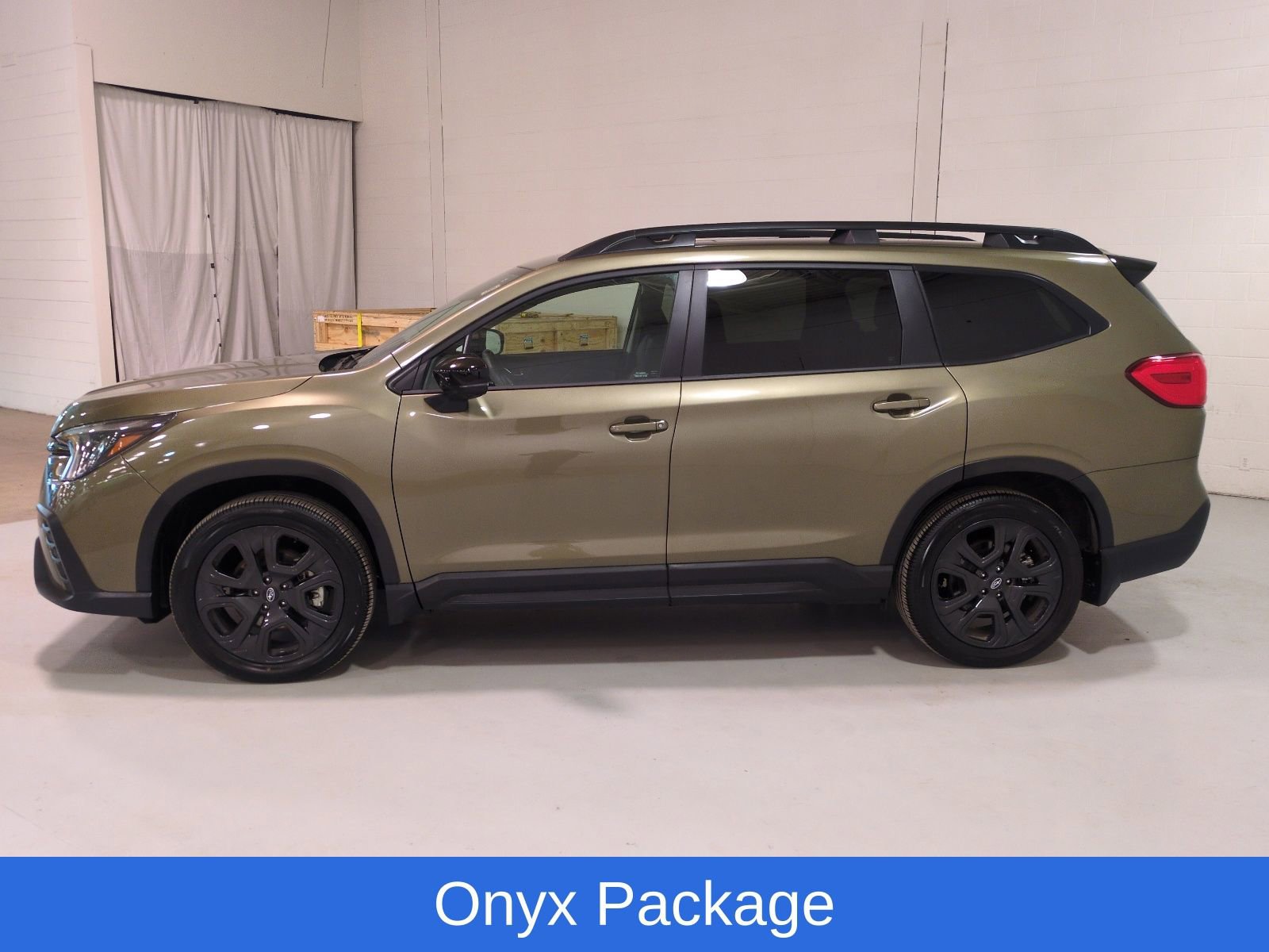 Certified 2025 Subaru Ascent Bronze Edition w/ Onyx Package AWD/4WD image 6