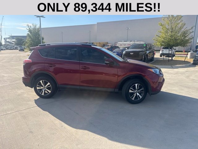 Used 2018 Toyota RAV4 XLE FWD image 2